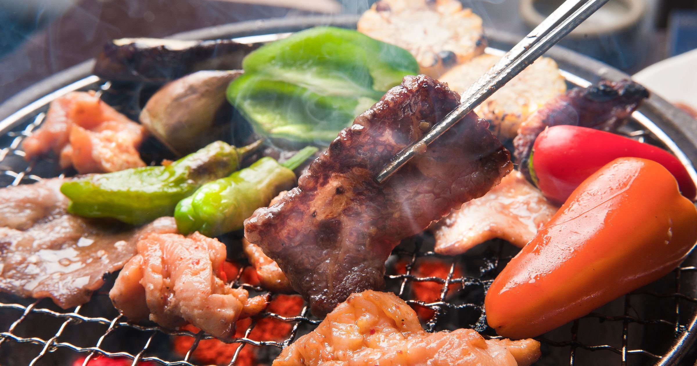 焼肉に合うワイン完全ガイド！社員が実際に検証した厳選ペアリング集