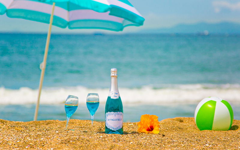 フランス生まれの青い泡 『ラ・ヴァーグ・ブルー』（スパークリングワイン）