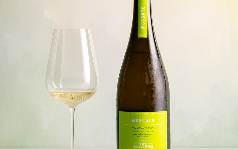 様々なライフスタイルに寄り添うアルコール度数6.5%の甘口スパークリングワイン「モスカート スプマンテ NV」新発売