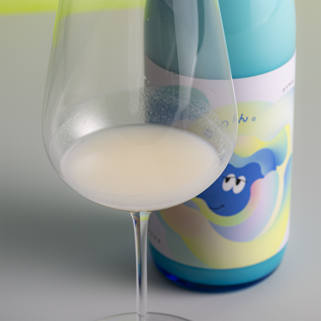 まるでお米のスムージー！Craft Sakeシリーズから、ヨーグルトのような風味を楽しめる日本酒「ぽわん。 純米にごり酒」新発売