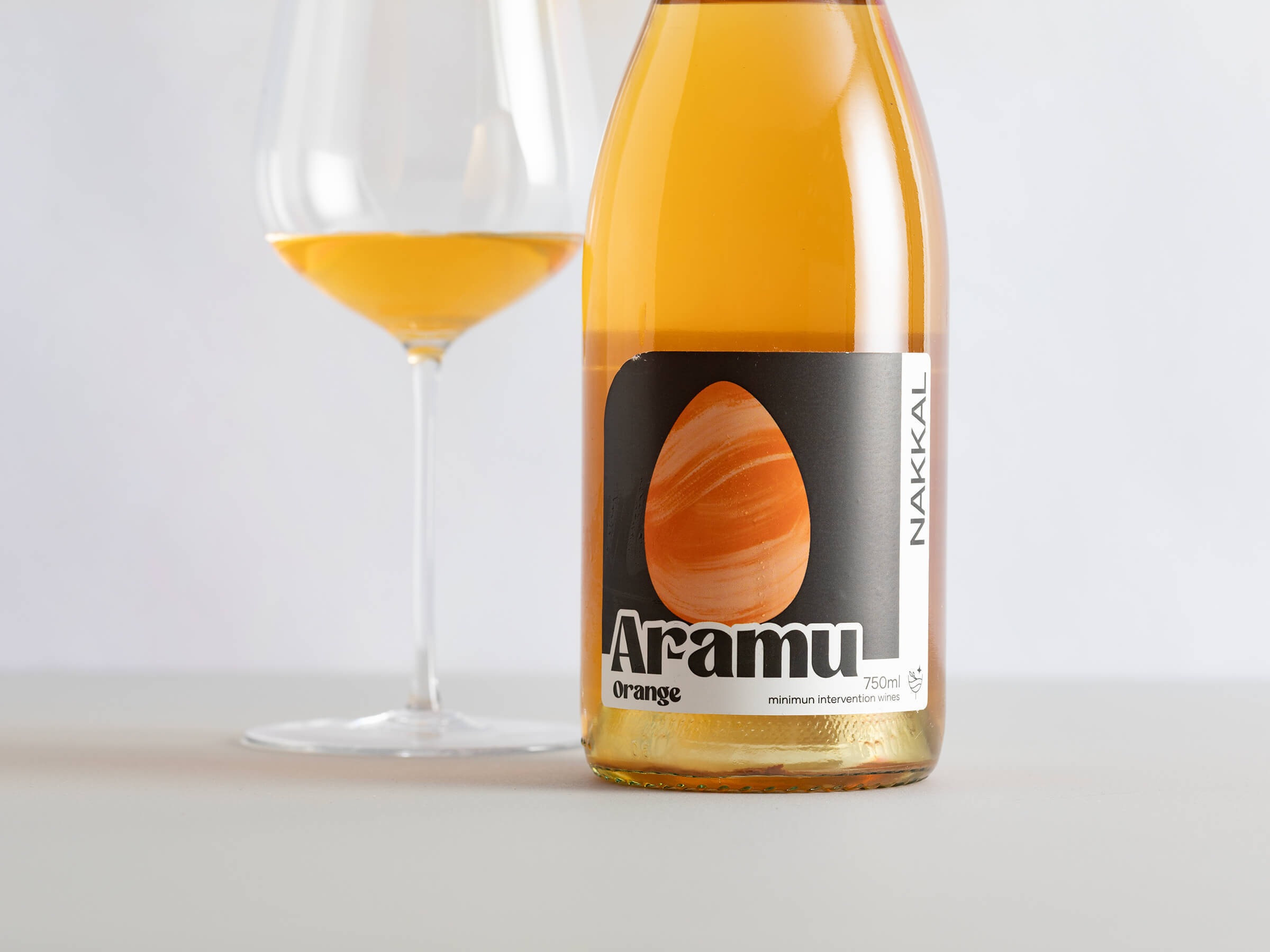 ウルグアイSO2無添加オレンジ！プロジェクト・ナッカルより「ナッカル シンプル ペット・ナット オレンジ2024」、「ナッカル アラム ソーヴィニヨン・グリ2025」の2商品が新発売