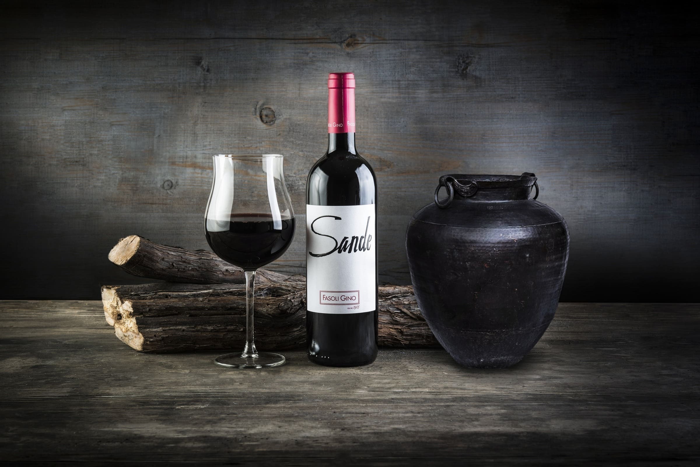 ピノ・ネロの常識を覆す逸品！樹齢75年の古木・アパッシメント製法・アルコール度数17.5%の伊産赤ワイン「サンデ ピノ・ネロ 2015」 新発売