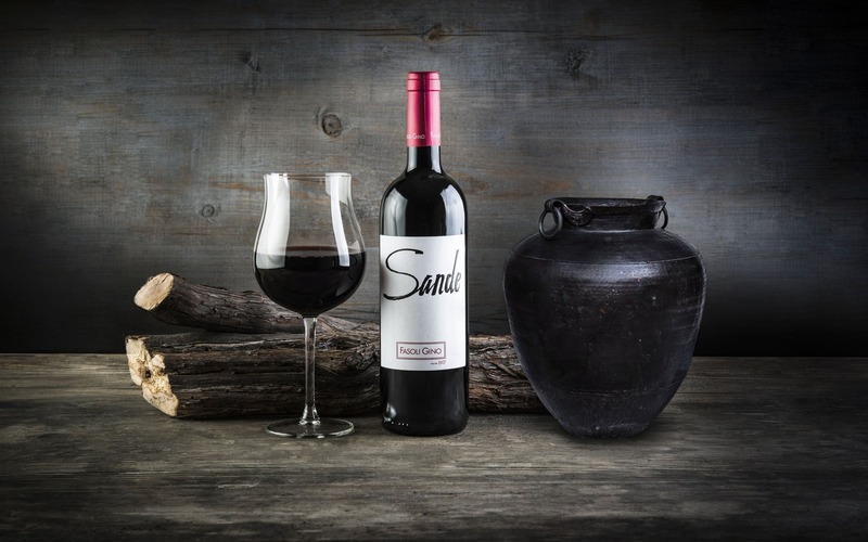 ピノ・ネロの常識を覆す逸品！樹齢75年の古木・アパッシメント製法・アルコール度数17.5%の伊産赤ワイン「サンデ ピノ・ネロ 2015」 新発売